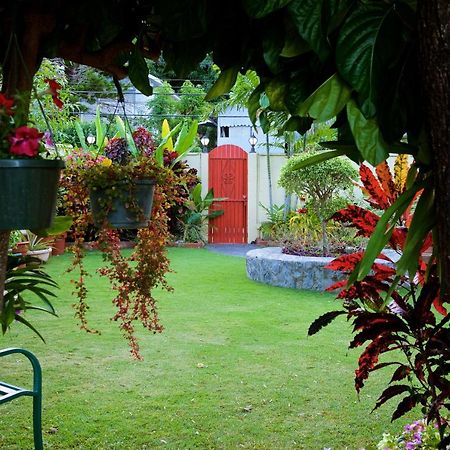 Heritage Inn Trinidad Belmont エクステリア 写真