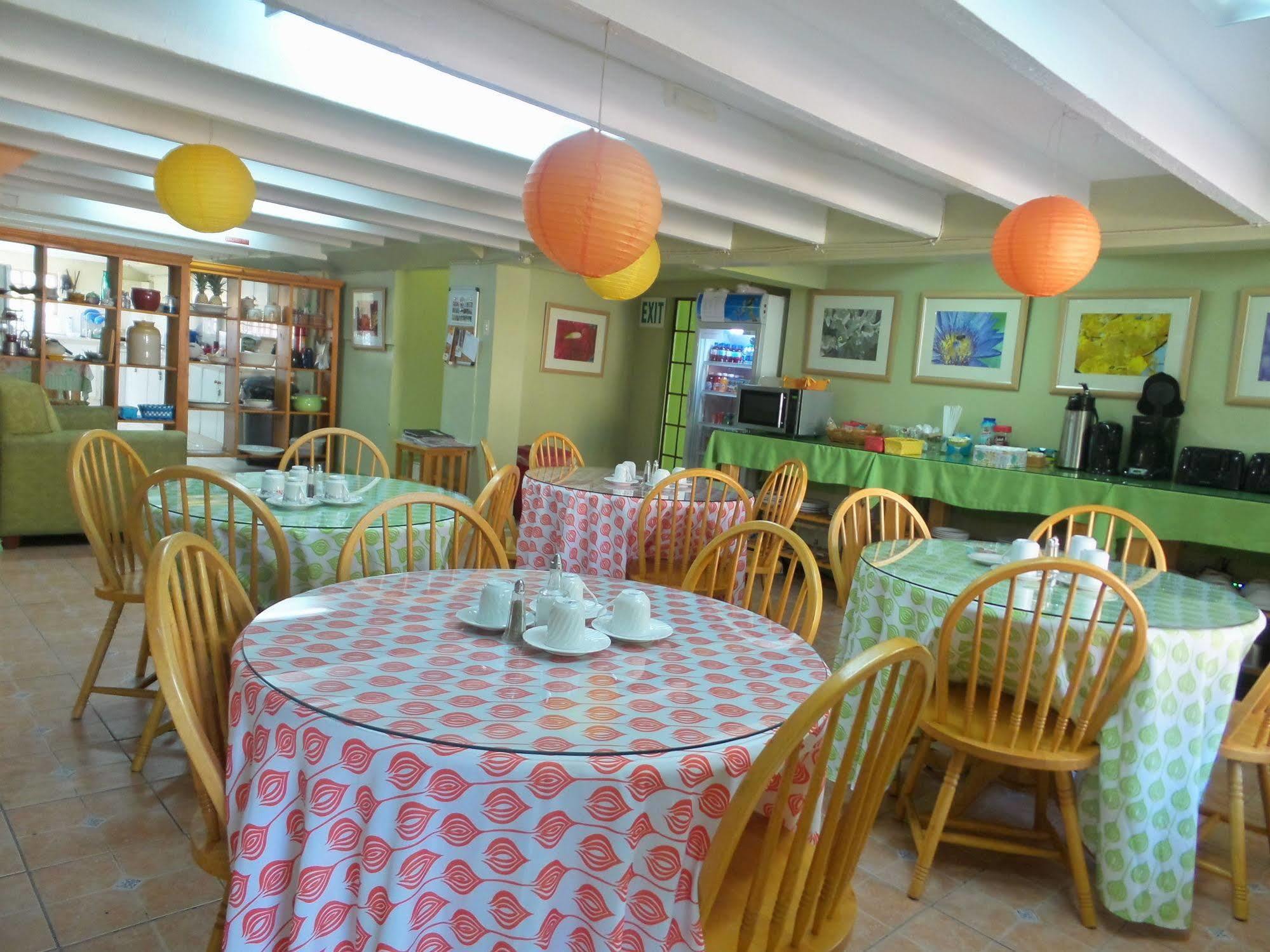 Heritage Inn Trinidad Belmont エクステリア 写真